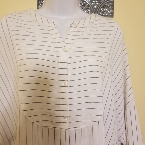 Mossimo Supply Co. Tops - Black & White Classic Flowy Lightweight XXL